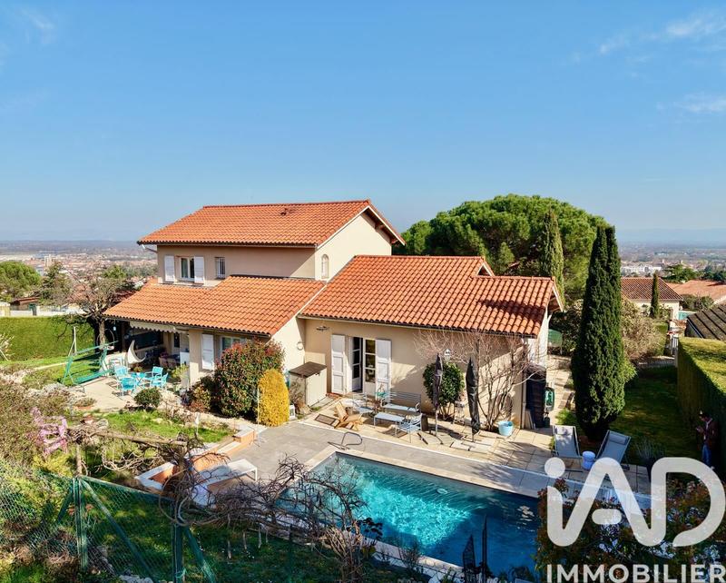 Maison de maîtres - 172 m² - 8 pièces