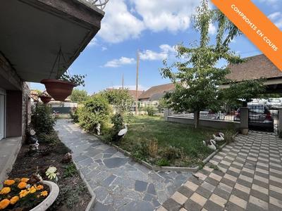 Maison - 252 m² - 10 pièces