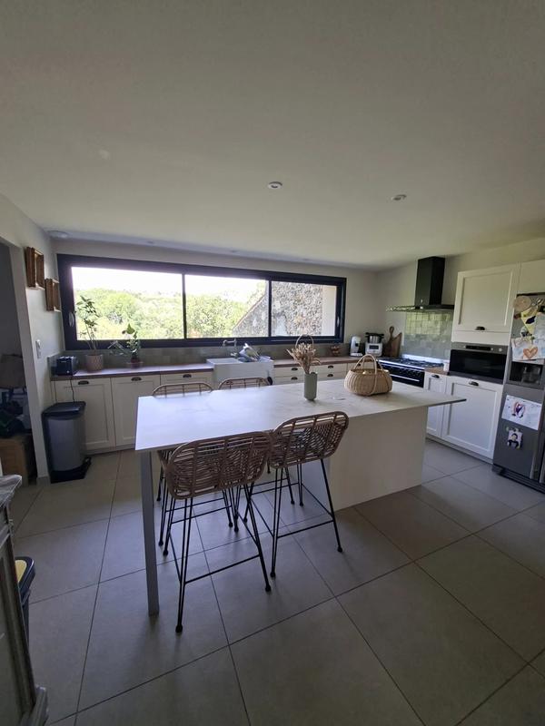 Propriété - 331 m²