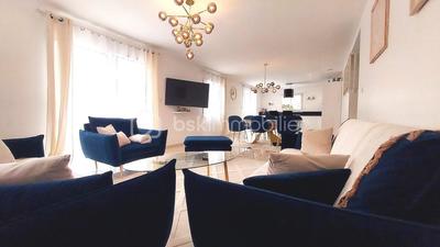 Maison - 219 m² - 6 pièces