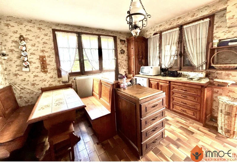 Maison - 400 m² - 6 pièces