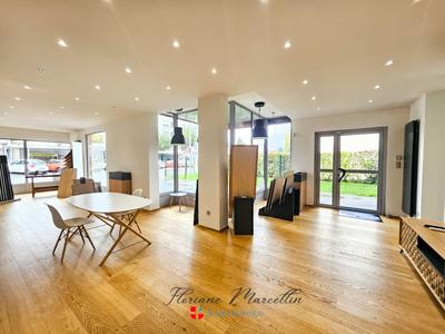Local commercial - 160 m² - 5 pièces