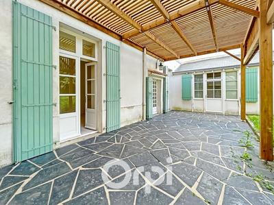 Maison - 231 m² - 8 pièces