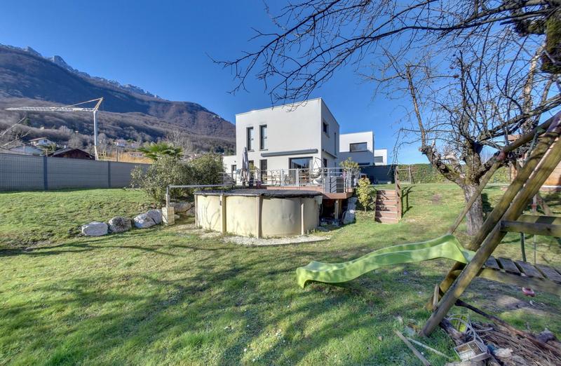 Maison - 98 m² - 4 pièces