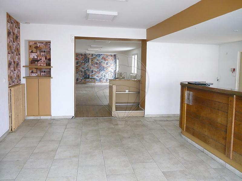 Local commercial - 236 m² - 7 pièces