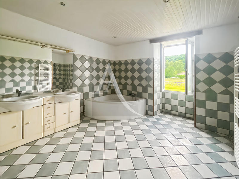 Maison - 140 m² - 6 pièces