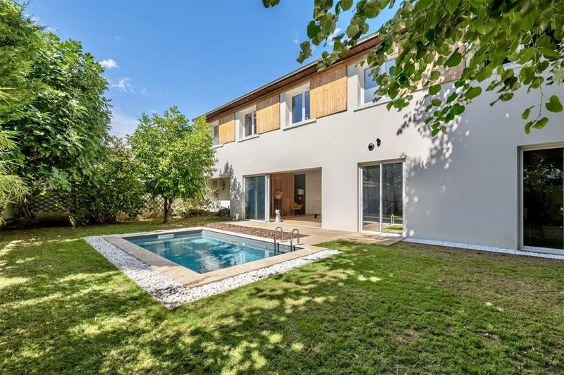 Maison - 215 m² - 5 pièces