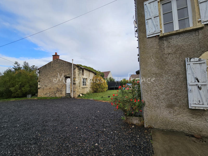 Maison - 250 m² - 10 pièces