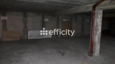 Parking / Garage - 14 m²