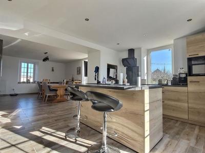 Maison - 180 m² - 9 pièces