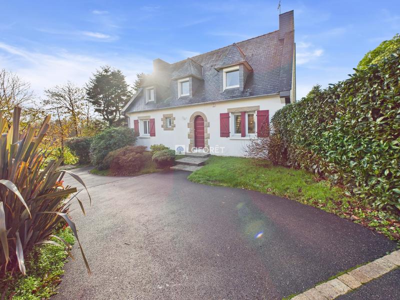 Maison traditionnelle - 148 m² - 7 pièces