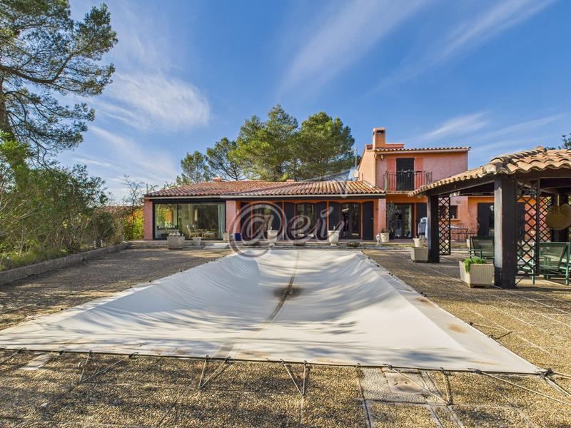 Villa - 214 m² - 7 pièces