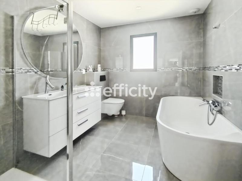 Maison - 150 m² - 6 pièces