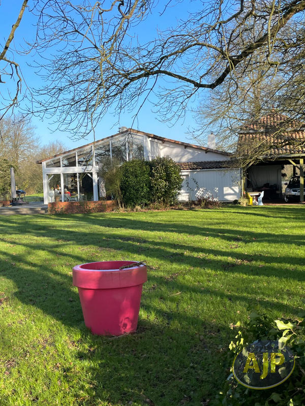 Maison - 180 m² - 6 pièces