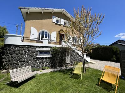 Maison - 115 m² - 8 pièces