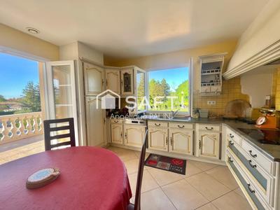 Maison - 159 m² - 6 pièces