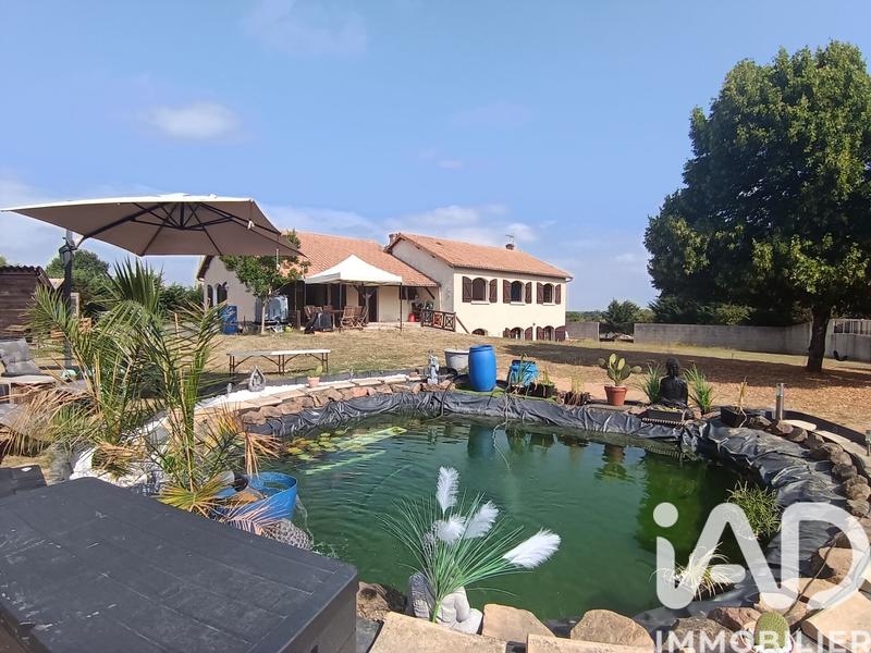 Maison - 210 m² - 9 pièces