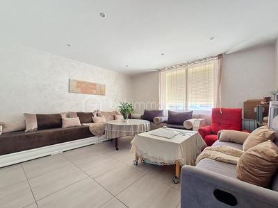 Maison - 157 m² - 7 pièces