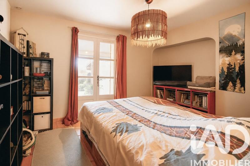 Maison - 215 m² - 8 pièces