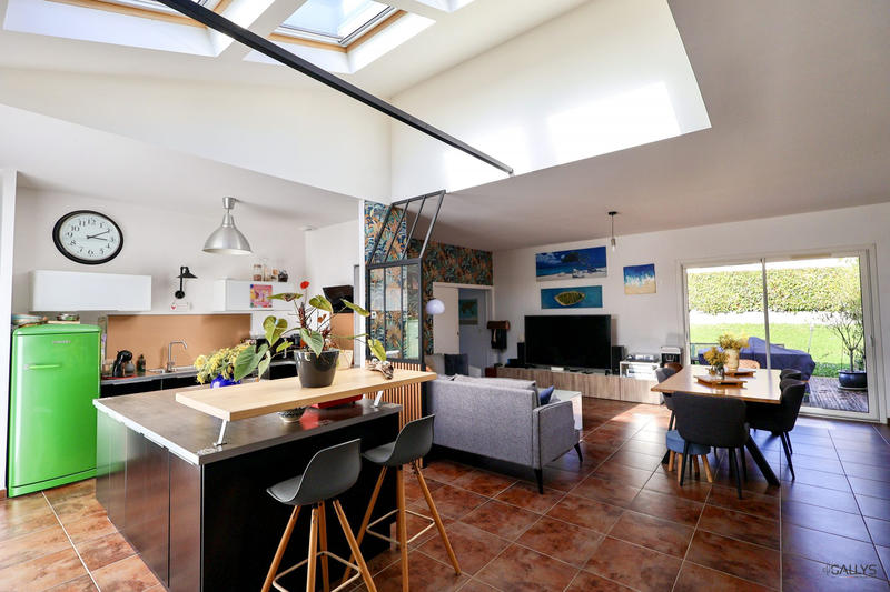 Maison - 105 m² - 4 pièces