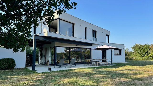 Maison contemporaine - 157 m² - 6 pièces