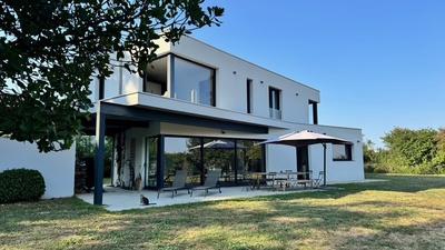 Maison contemporaine - 157 m² - 6 pièces