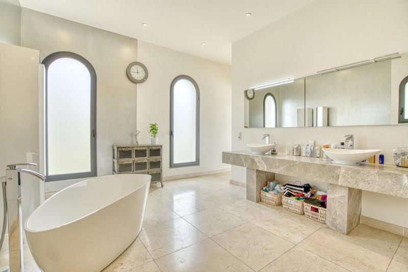 Villa - 350 m² - 4 pièces