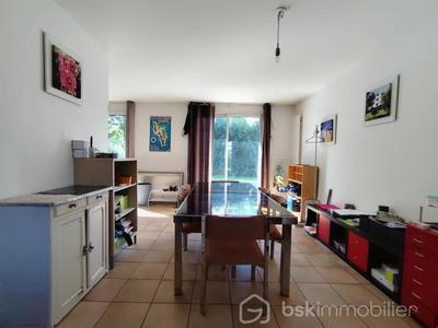 Maison traditionnelle - 141 m² - 7 pièces