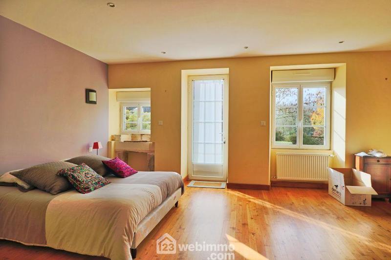 Maison - 240 m² - 8 pièces