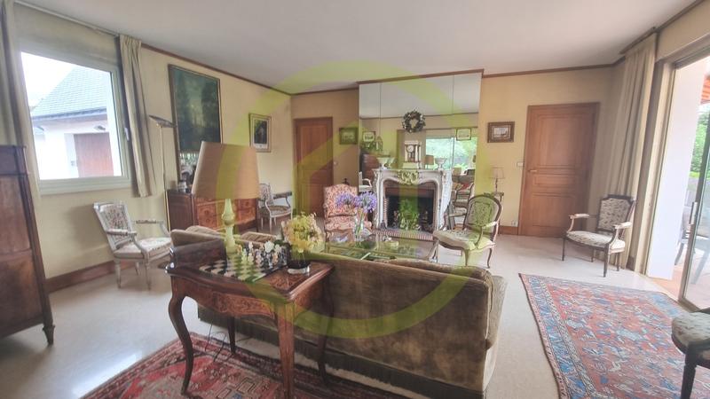 Maison - 263 m² - 7 pièces