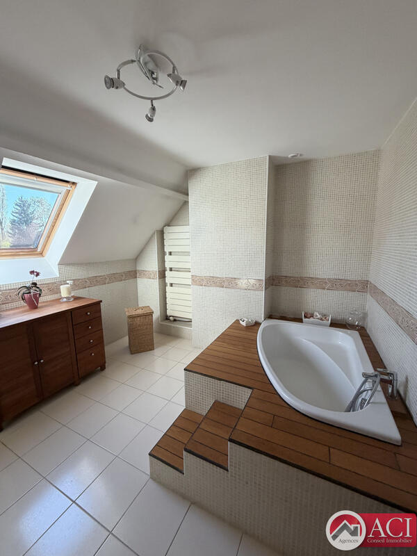 Maison - 164 m² - 6 pièces