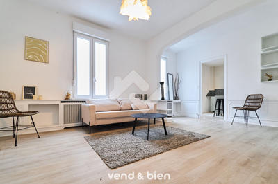 Immeuble - 218 m² - 10 pièces