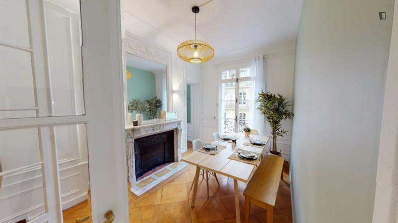 Chambre - 23 m² - 6 pièces