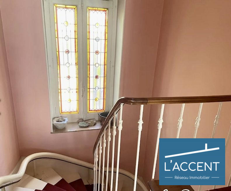 Maison - 211 m² - 5 pièces