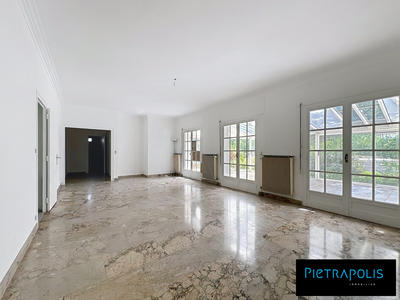 Maison - 292 m² - 7 pièces