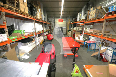 Local d'activité / Entrepôt - 571 m²