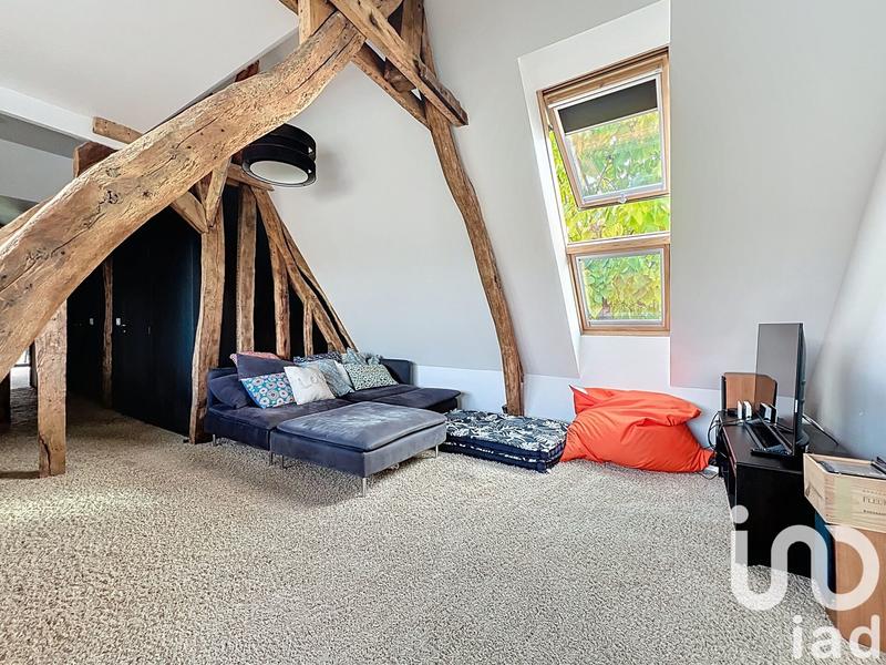 Maison - 220 m² - 8 pièces