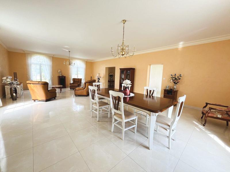 Villa - 290 m² - 5 pièces