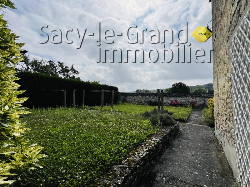 Maison - 180 m² - 8 pièces