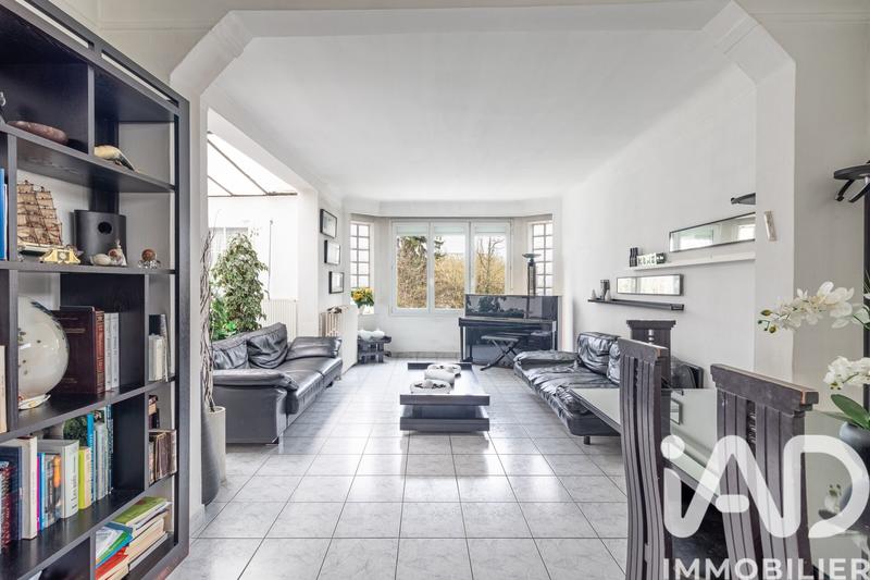 Maison - 200 m² - 10 pièces