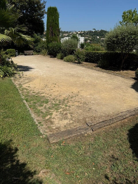 Appartement - 92 m² - 4 pièces