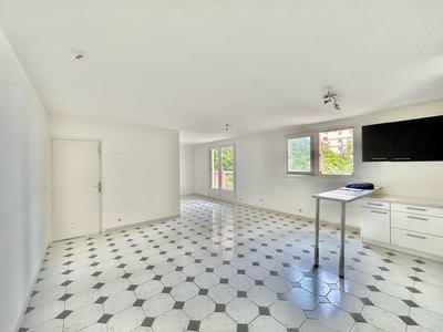 Appartement - 74 m² - 3 pièces