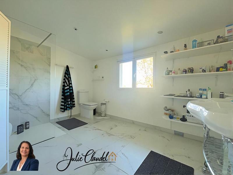 Maison - 274 m² - 9 pièces