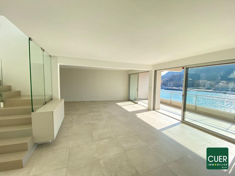 Appartement - 171 m² - 6 pièces