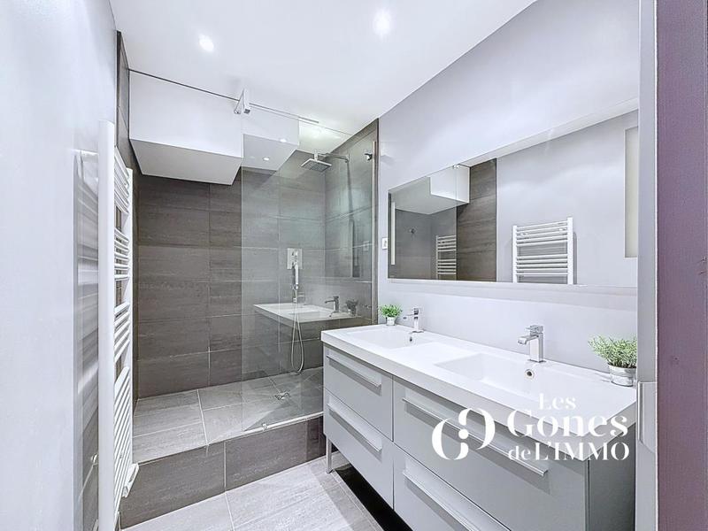 Appartement - 136 m² - 5 pièces