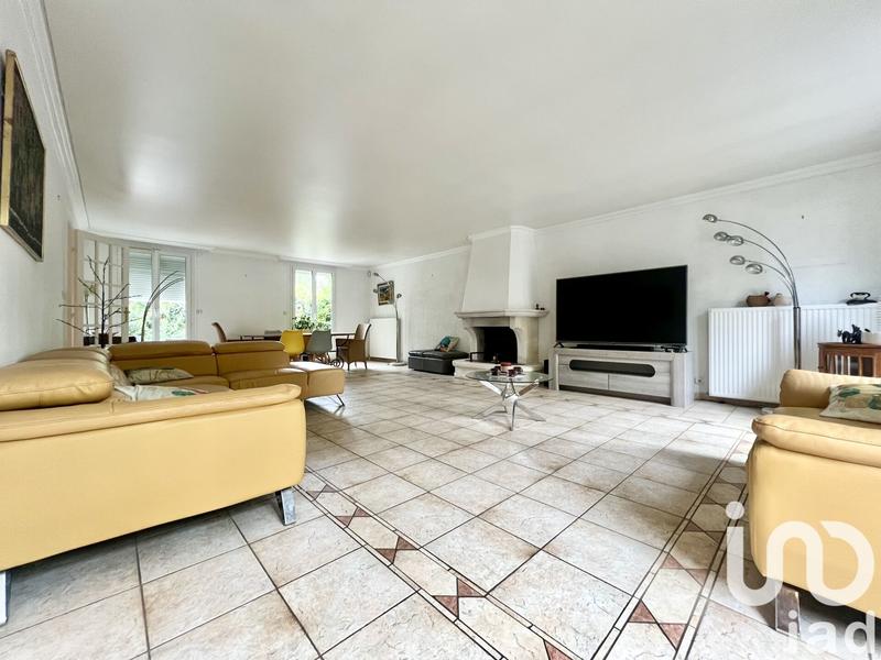 Maison - 214 m² - 7 pièces