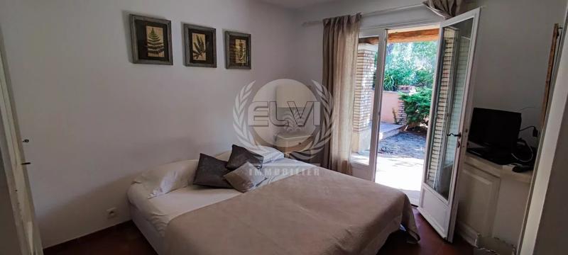 Maison - 280 m² - 10 pièces