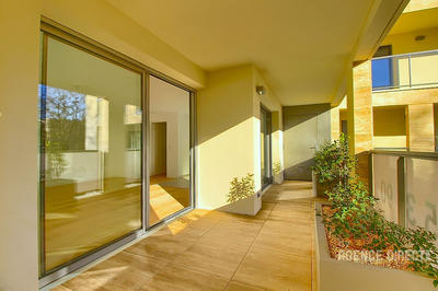 Appartement - 90 m² - 3 pièces