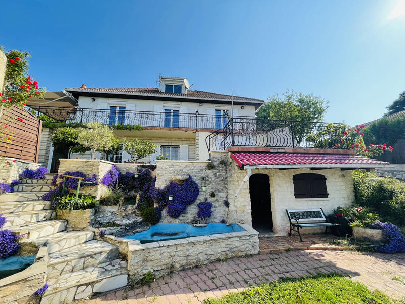 Maison - 193 m² - 6 pièces