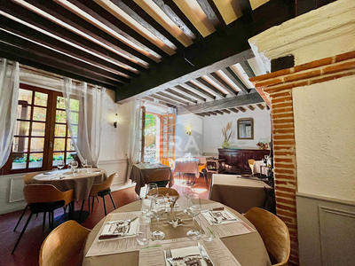 Maison - 320 m² - 9 pièces